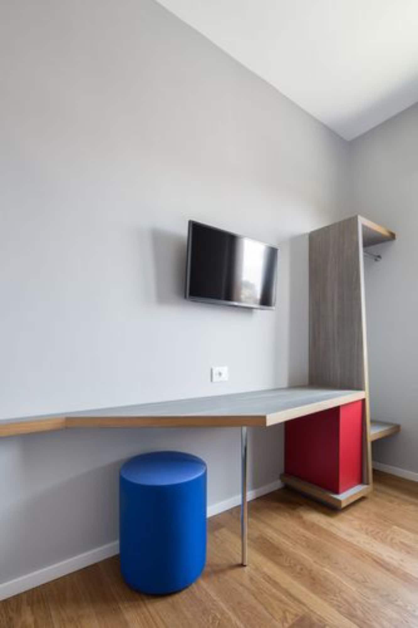Babila Hostel Милано Екстериор снимка