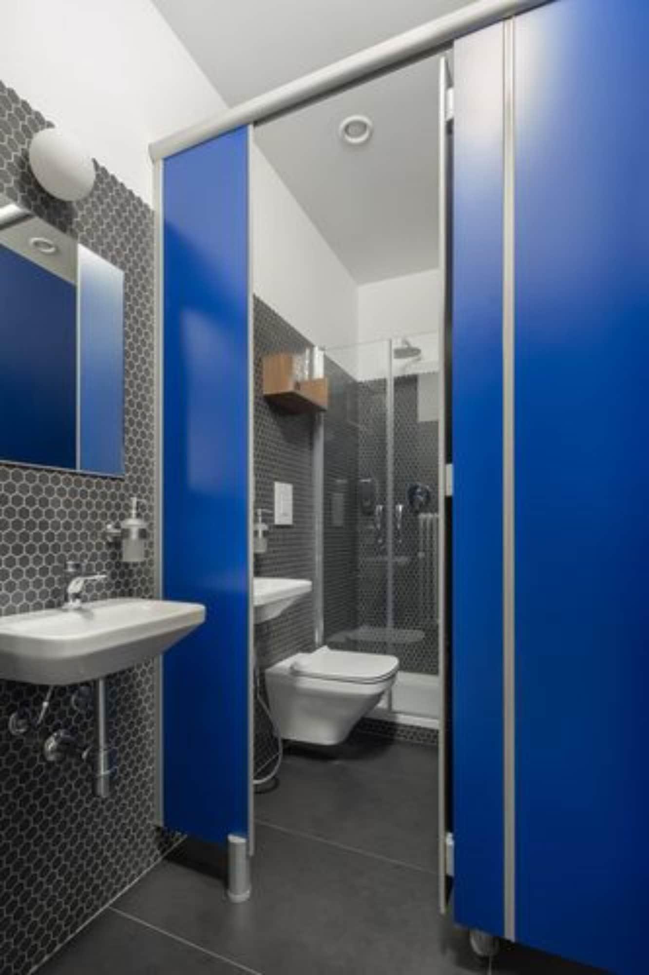 Babila Hostel Милано Екстериор снимка