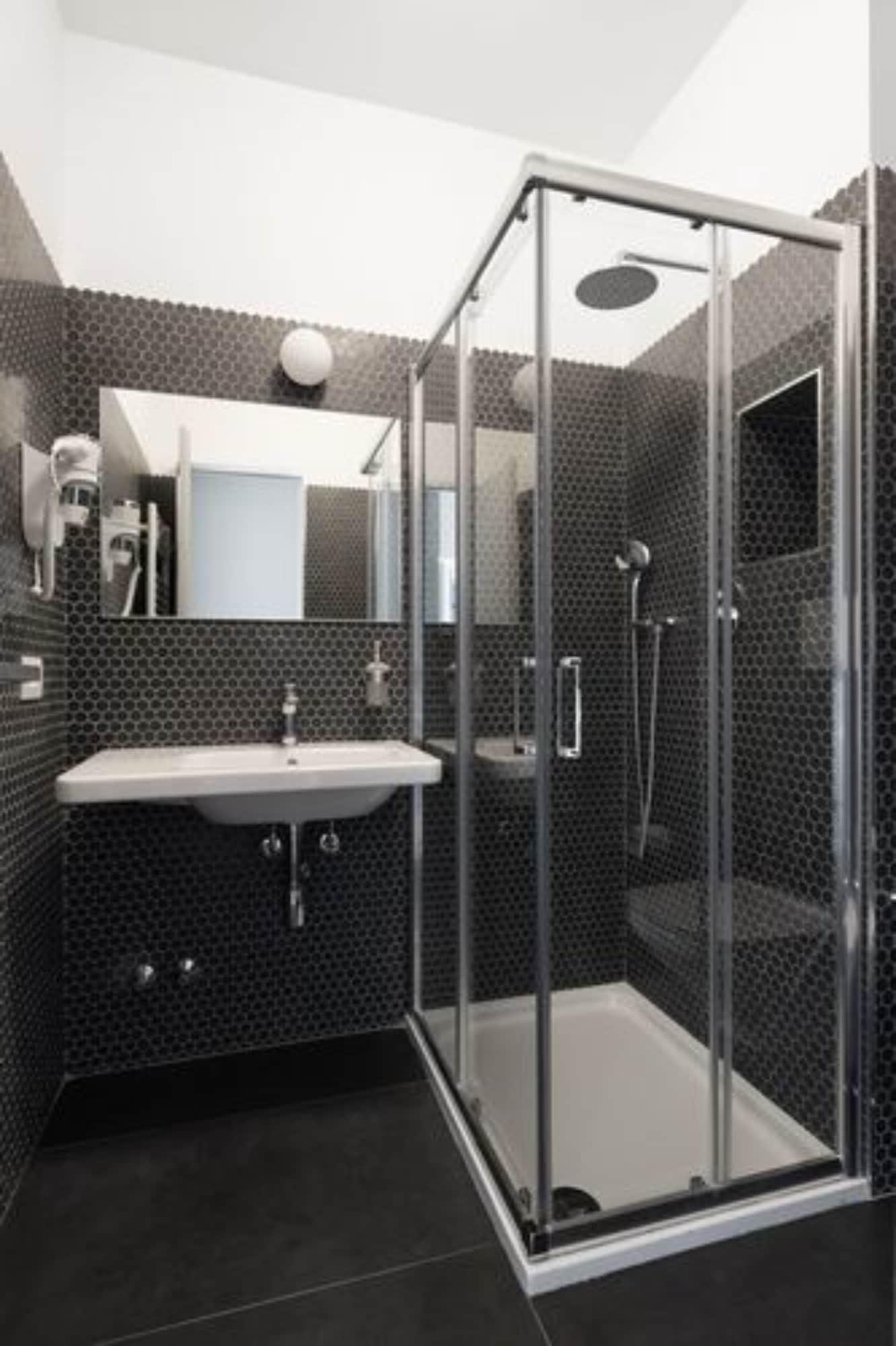 Babila Hostel Милано Екстериор снимка