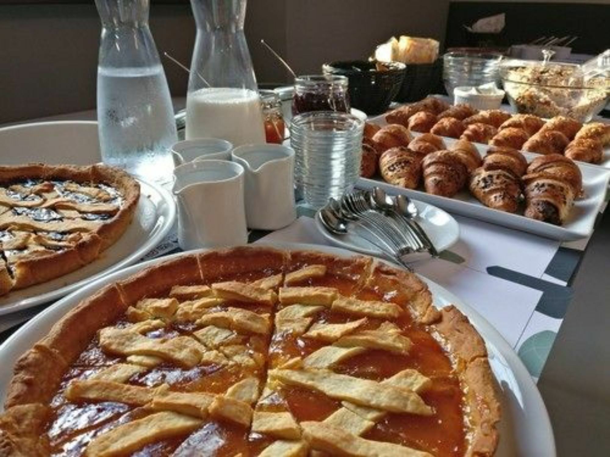 Babila Hostel Милано Екстериор снимка