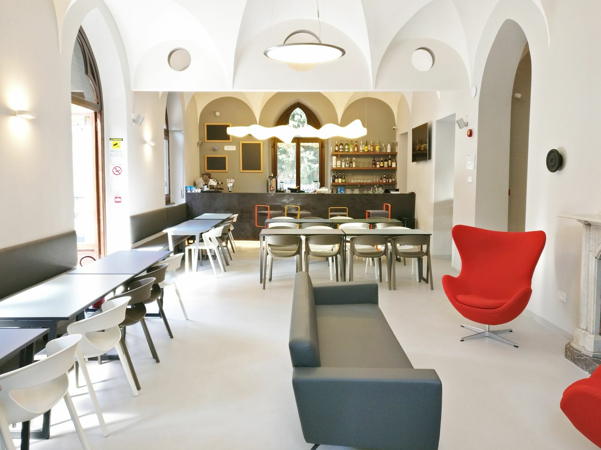 Babila Hostel Милано Екстериор снимка