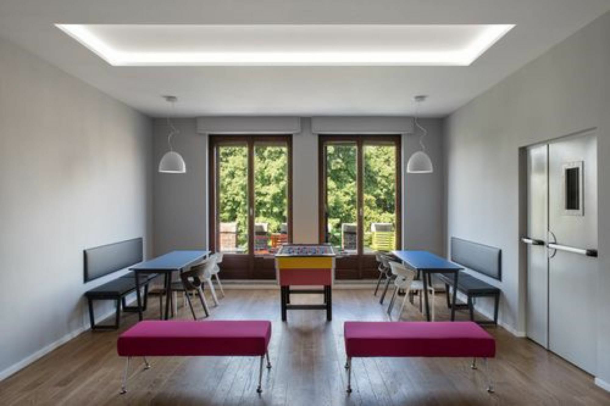 Babila Hostel Милано Екстериор снимка